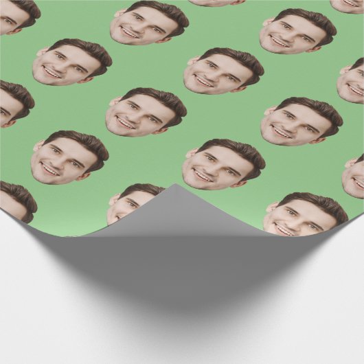 Aangepaste gezicht gepersonaliseerde verjaardag br cadeaupapier (Hoek)