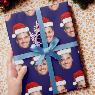 Aangepaste gezichts foto met kerstmuts   Unieke ca Cadeaupapier