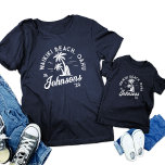 Aangepaste gezinsvakantie Zomer Strand Groepsreis T-shirt<br><div class="desc">Vier uw strandvakantie met onze Custom Family Vacation Summer Beach Group Trip Matching T-Shirts! Perfect voor familiereünies, uitjes van vrienden of groepsreizen, deze gepersonaliseerde zomerherinneringen maken onvergetelijke t - shirts. Pas aan met namen, datums of bestemmingen om uw vakantie uniek te maken. Verkrijgbaar in verschillende maten en kleuren, deze bijpassende...</div>