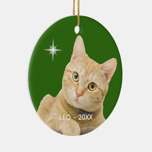 Aangepaste Ginger Tabby Cat foto op groen Keramisch Ornament (Rechts)