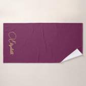 Aangepaste Gouden Typografie Naam Elegant Bordeaux Badhanddoek (Badhanddoek)