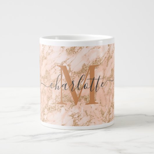 Aangepaste goudroze marmer Glitter Monogram Naam Grote Koffiekop (Voorkant)