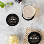 Aangepaste gramps'Pub Home Bar-jaar ingesteld Ronde Kartonnen Onderzetter<br><div class="desc">Geef een speciale grootvader met deze geweldige aangepaste onderzetters voor Vaderdag. Maakt een geweldige aanvulling op de opstelling van de thuisbalk van opa,  met "Gramps' Pub" en het jaar dat is ingesteld op een  staafbalk. Al tekst is klantgericht; schakelaar omhoog de bijnaam of de swbar voor pub indien gewenst.</div>