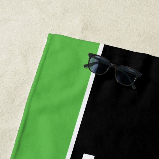 Aangepaste Grass Green Soccer Player Name Strandlaken (In situ)