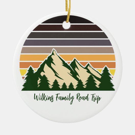 Aangepaste Green Forest Mountain Road Trip Kerst Keramisch Ornament (Voorkant)