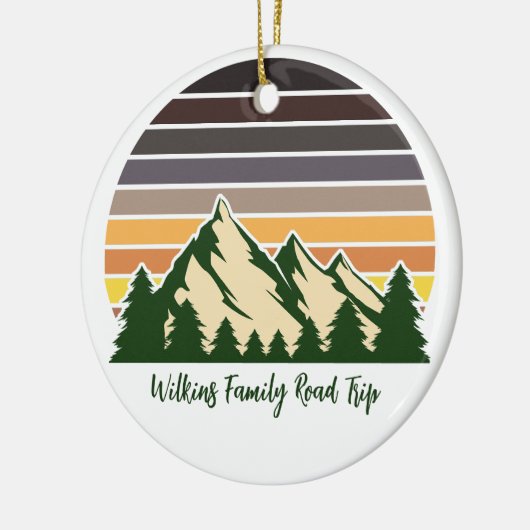 Aangepaste Green Forest Mountain Road Trip Kerst Keramisch Ornament (Links)