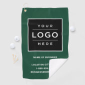 Aangepaste groene bedrijfsnaam en logo golfhanddoek (Insitu)