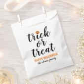 Aangepaste halloween trick or treat modern script bedankzakje (Geknipt)