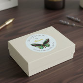 Aangepaste handgemaakte labels met vlinderillustra