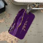 Aangepaste handtekening Paars Gold Agate Bagagelabel<br><div class="desc">Geef dit elegante moderne ontwerp een persoonlijk tintje met jouw naam in een verticaal, gouden handschrift op een paarse achtergrond met een grens van paarse waterverf, getrimd met gouden faux glitter. (Om de swashes aan het begin en het eind van de naam te houden, vervang slechts de brieven, verlatend de...</div>