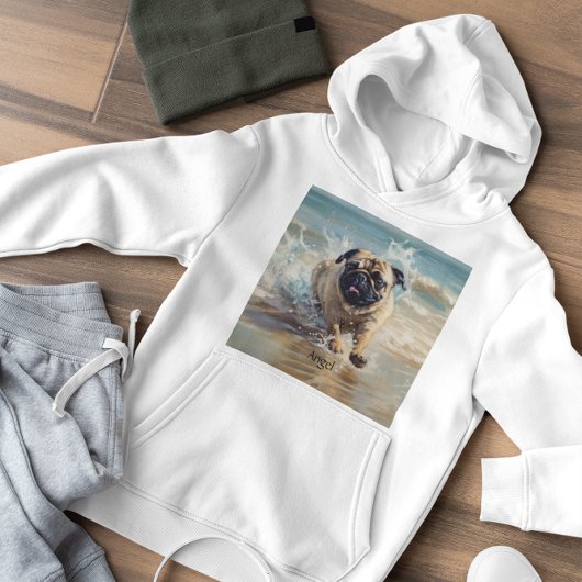 Aangepaste Happy Pug op het Strand