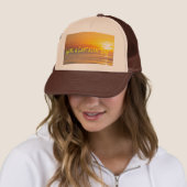 Aangepaste Heb een Fantastische Dag Tekst Zonsopga Trucker Pet (In situ)