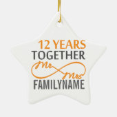 Aangepaste heer en mevrouw 12de Jubileum Keramisch Ornament (Achterkant)