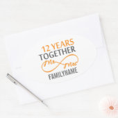Aangepaste heer en mevrouw 12de Jubileum Ovale Sticker (Envelop)