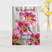 Aangepaste Heldere Roze Lelies Gelukkige Verjaarda Kaart (Gele Bloem)