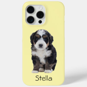 Aangepaste hondenfoto – Pastel geel met naam van h iPhone 15 Pro Max Hoesje