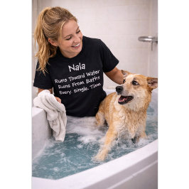 Aangepaste hondenren loopt naar het water loopt we t-shirt