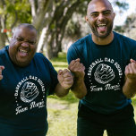 Aangepaste honkbal vader squad met team naam numme t-shirt<br><div class="desc">Verhoog uw spel dag stijl met onze 'Baseball Dad Squad' t-shirt, nu aanpasbaar met de naam en het nummer van het team! Perfect voor het ondersteunen van uw kleine sloeber op de diamant of juichen op hun elke spel in t-shirt-ball of softball. Dit aangepaste t-shirt is essentieel voor elke trotse...</div>