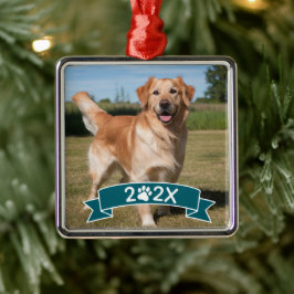 Aangepaste huisdierfoto met jaar- en pootlint metalen ornament