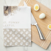 Aangepaste huisdierfoto & witte poten op beige & u theedoek (Quarter Fold)