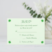 Aangepaste Ierse Groene Shamrock Klaver Bruiloft R RSVP Kaartje (Staand voorkant)