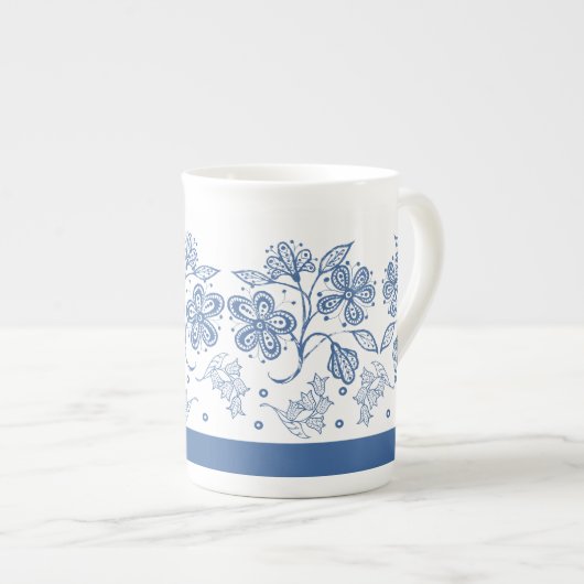 Aangepaste Indigo Blue Floral Border Bone China Mo Porselein Kop (Voorkant rechts)