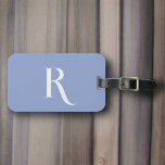 Aangepaste Initiaal naam pastel blauw script monog Bagagelabel<br><div class="desc">Dit bagagelabel in een strakke, blauwe kleur heeft een modern, strak design met een initialen monogram, dat een vleugje eigentijdse stijl toevoegt aan uw reisbenodigdheden. De minimalistische esthetiek combineert moderniteit en functionaliteit, waardoor het een chique toevoeging is aan uw bagage. Omarm een modern en strak bagagelabel, moeiteloos combineer eenvoud met...</div>