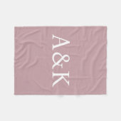 Aangepaste initiële letters op stoffig roze mauve fleece deken (Voorkant (Horizontaal))