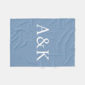 Aangepaste initiële letters op stoffige leisteenbl fleece deken (Voorkant (Horizontaal))