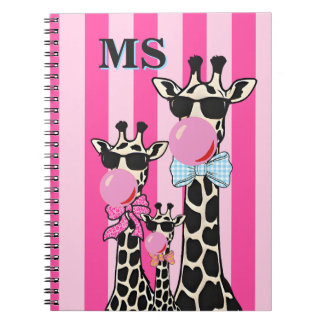 Aangepaste initiële schattige giraffe telefoonhoes notitieboek