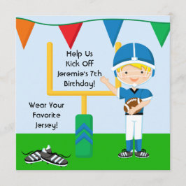 Aangepaste jongen in Blue Football Birthday Invita Kaart