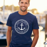 Aangepaste kapitein en bootnaamankertouw t-shirt<br><div class="desc">Navy blue tee shirt met een wit,  elegant anker en touwembleem met uw aangepaste naam en bootnaam.</div>