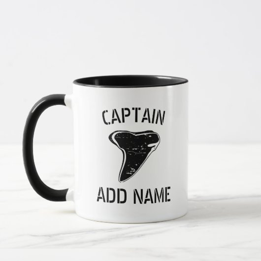 Aangepaste kapitein naam mok haaientand koffie (Links)