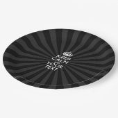 Aangepaste KEEP CALM en jouw tekst bij uitbarsting Papieren Bordje (Gekanteld)