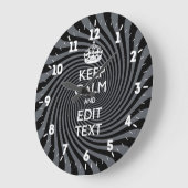 Aangepaste Keep Calm Get Jouw tekst Black Swirl Grote Klok (Hoek)