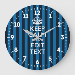Aangepaste Keep Calm Get Jouw tekst Blue Stripes Grote Klok