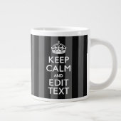 Aangepaste KEEP CALM-Jouw tekst op zwarte strepen Grote Koffiekop (Rechts)