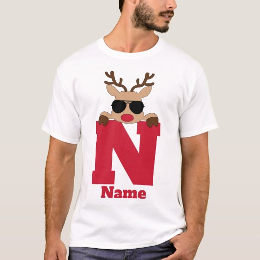 Aangepaste Kerstmis Monogram met naam Cool Pyjama T-shirt (Voorkant)