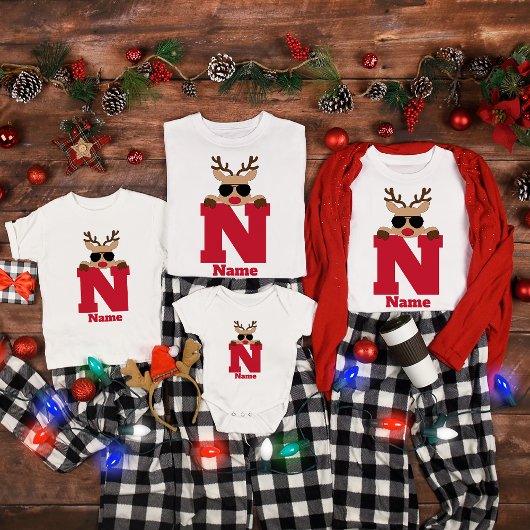 Aangepaste Kerstmis Monogram met naam Cool Pyjama T-shirt