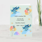 Aangepaste kinderfeestuitnodiging met wolken en ba (Voorkant)