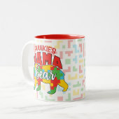 Aangepaste kindernaam Mama Beer Autism Awareness M Tweekleurige Koffiemok (Voorkant links)