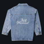 Aangepaste Klassieke Elegante Modern Gewoon Getrou Denim Jacket<br><div class="desc">Aangepaste Klassieke Elegante Stijlvolle Moderne monogram minimale Bruiloft Gewoon Getrouwd jasje.</div>