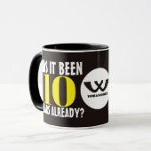 Aangepaste kleur UNIVERSAL-jubileum koffie Mok (Voorkant links)