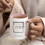 Aangepaste kleuren promotioneel voor bedrijven met mok<br><div class="desc">Pas deze mok eenvoudig aan met uw eigen bedrijfsinformatie en logo. De bevorderende mokken maken een langdurige indruk zodat maken zij grote collectieve giften,  giveaways,  of souvenirs voor cliënten,  klanten,  en werknemers. Ontwerptip: breng merkaanpassingen naar een hoger niveau door een achtergrondkleur te selecteren die overeenkomt met uw merkkleur.</div>