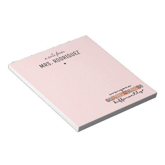 Aangepaste kleurrijke iedereen communiceert anders notitieblok (Schuin)