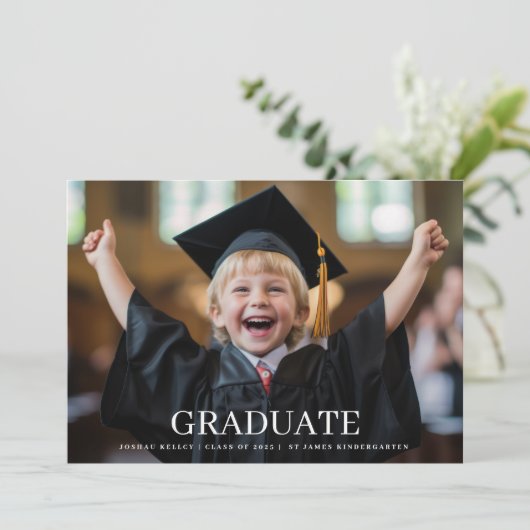 Aangepaste kleuterschool 3 Foto Classic Afstuderen Aankondiging (Staand voorkant)
