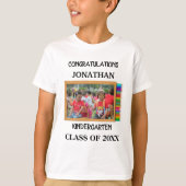 Aangepaste kleuterschool afstuderen krijbordfoto t-shirt (Voorkant)