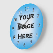 Aangepaste klok met dunne zwarte getallen laat sch (Hoek)