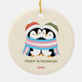 Aangepaste Knusse Trans Pinguïns Kerstmis Keramisch Ornament (Achterkant)