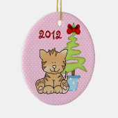 Aangepaste koffiekat en kerstboom op roze keramisch ornament (Rechts)